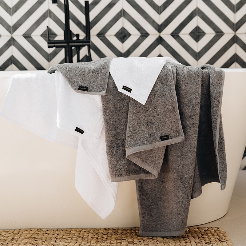 Bath Towel vs. Bath Sheet: What’s the Difference and Which One Should You Choose?