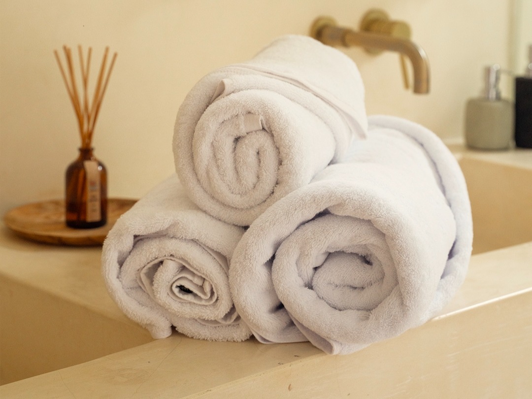 Kenapa Tubuh Masih Terasa Lembap Setelah Mandi? Ini Tips Memilih Handuk yang Menyerap Air dengan Bai