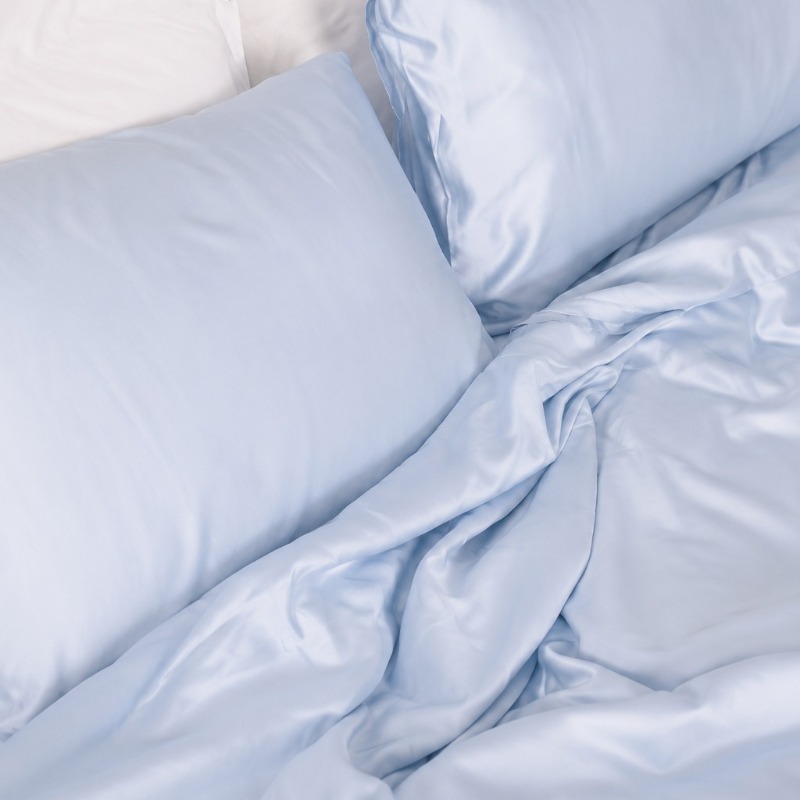 7 Warna Sprei yang Membuat Kamar Tidur Terlihat Lebih Mewah, Clean, dan Elegan